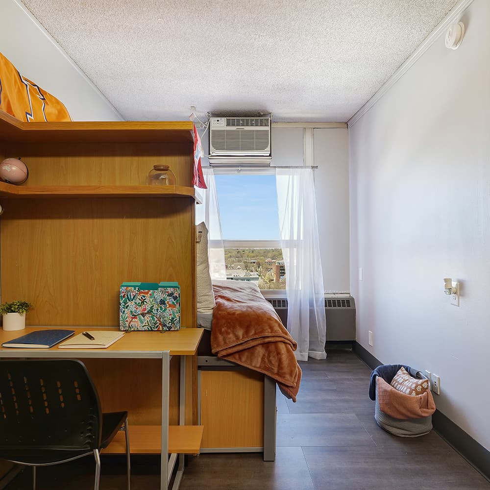 Bedroom-02-Illini-Tower-Champaign-04