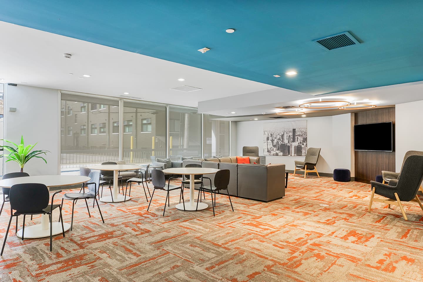 Clubhouse-07-Illini-Tower-Champaign-02