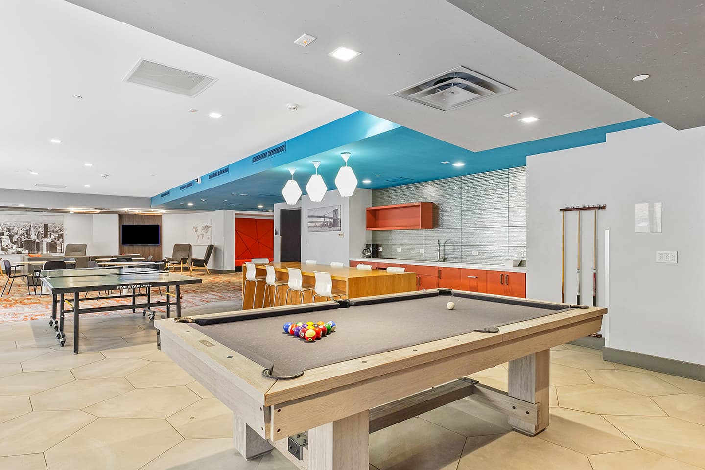 Game-Room-05-Illini-Tower-Champaign-02