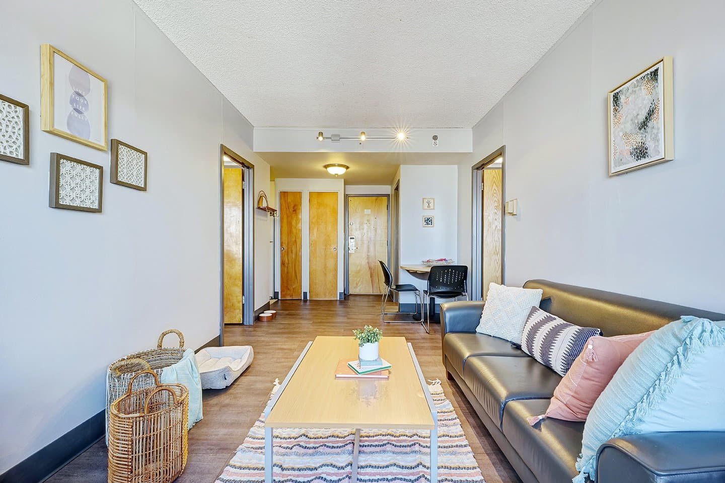 Living-Room-01-Illini-Tower-Champaign-04